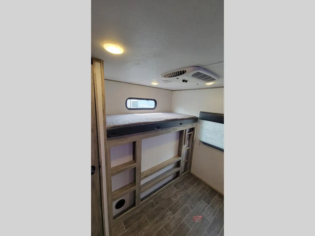 2022 Forest River Cherokee Alpha Wolf 33BH-L, Photos photo 17