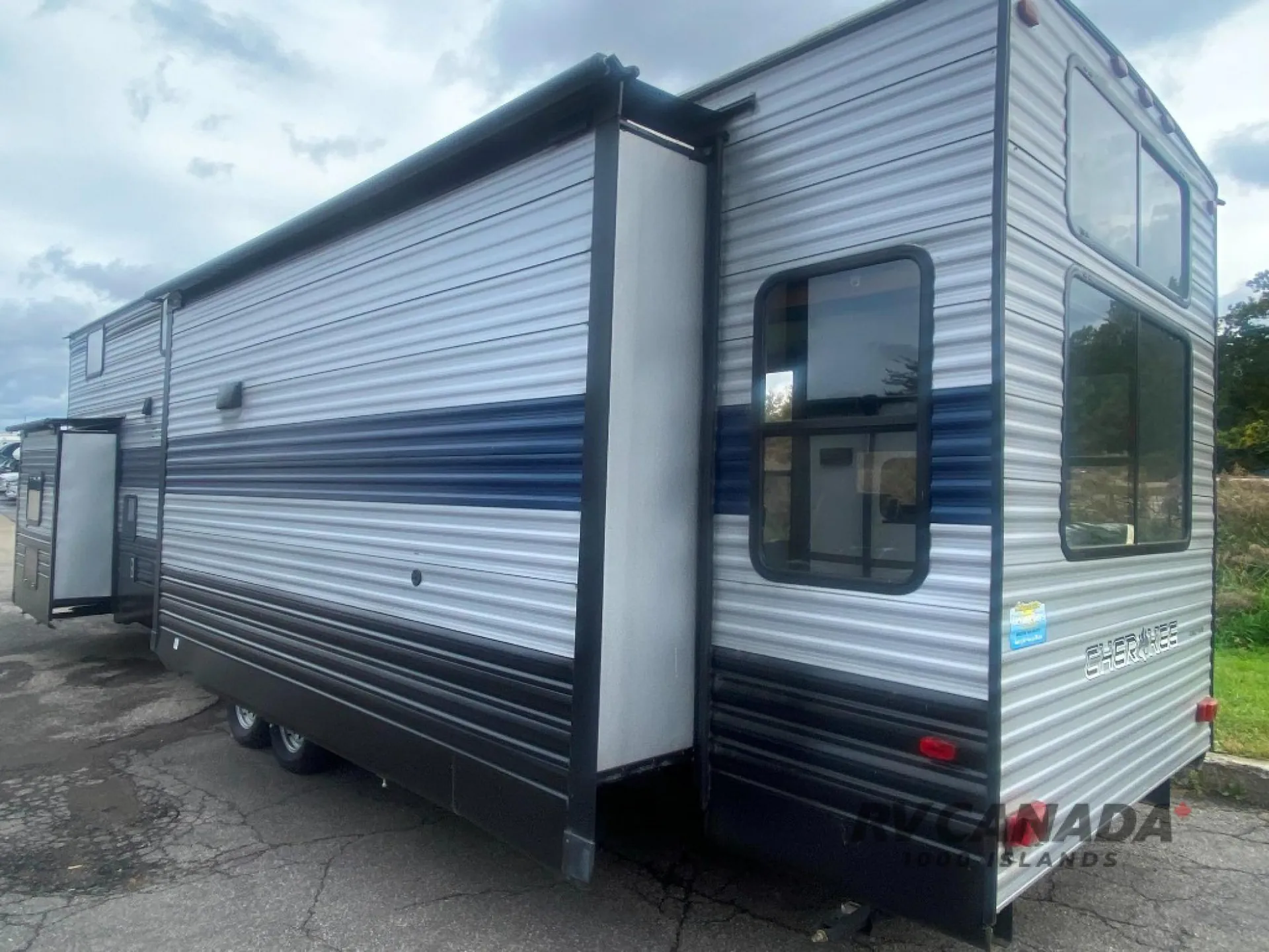 2021 Forest River Cherokee Destination 39DL — Photo 6