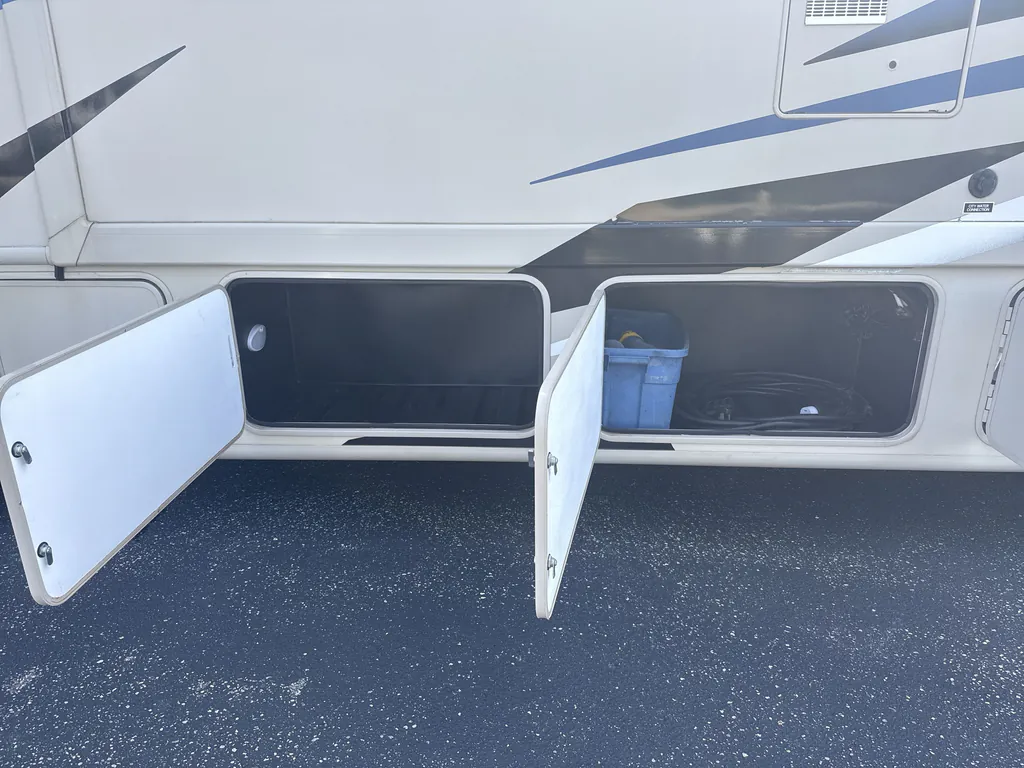 2021 Thor Motor Coach Freedom Traveler A32, Photos photo 25