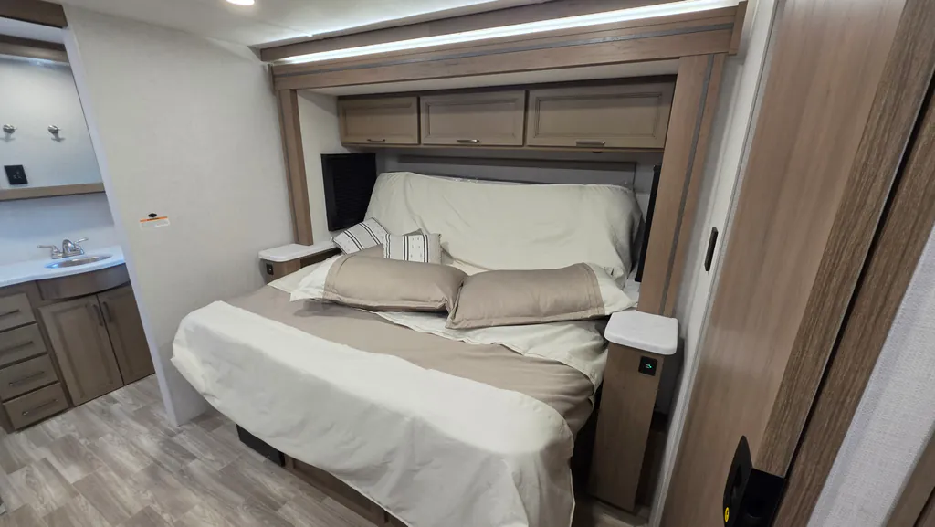 2027 Thor Motor Coach Windsport 36H, Photos photo 17