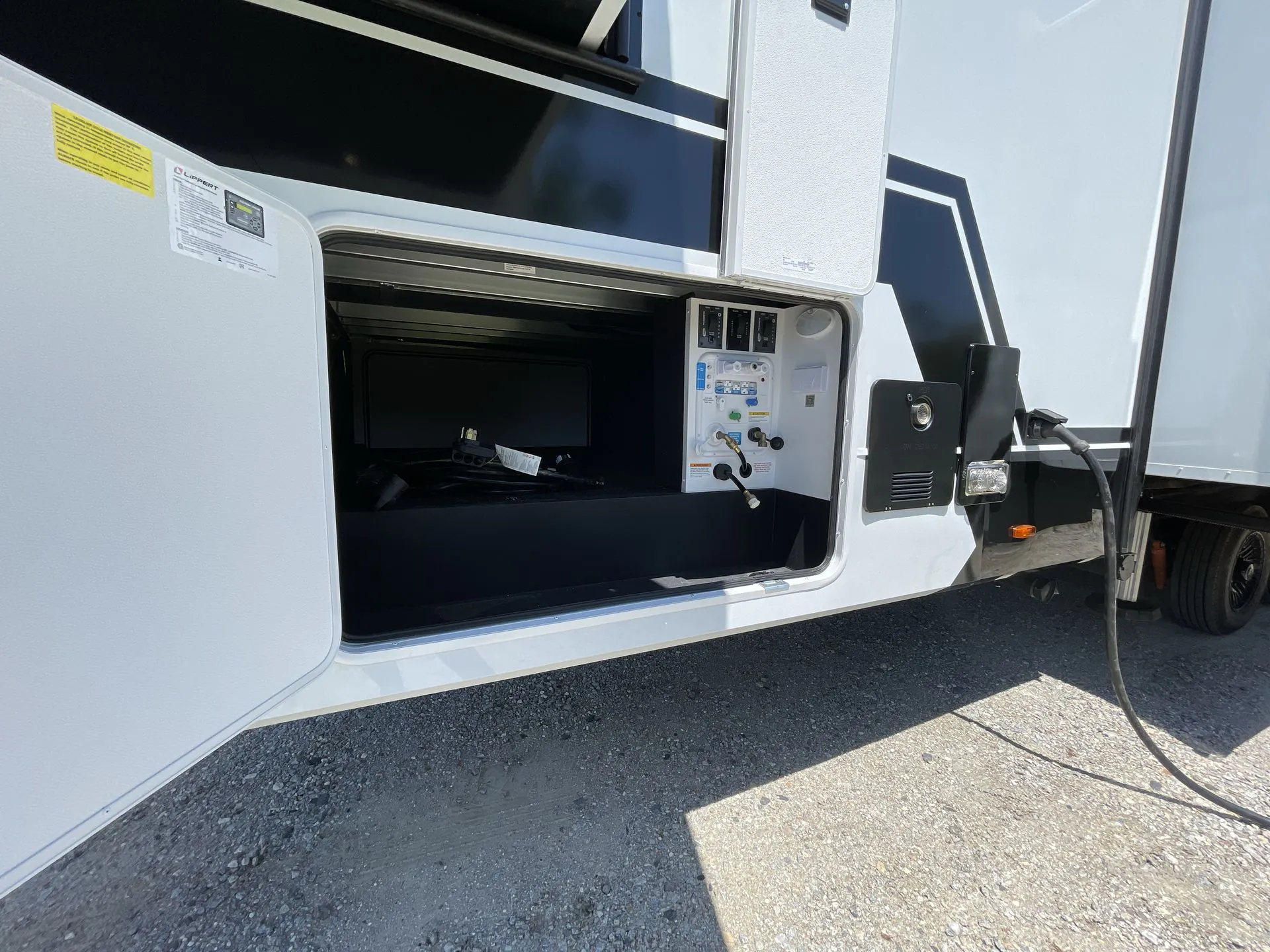 2026 Brinkley Model Z 3515 - Photo 3