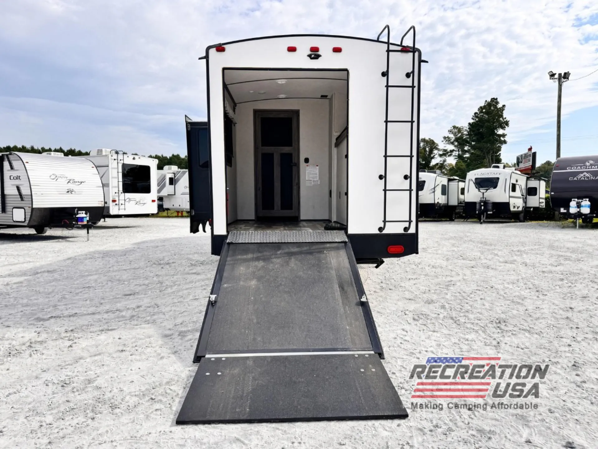 2020 Keystone Outback 335CG - Photo 3