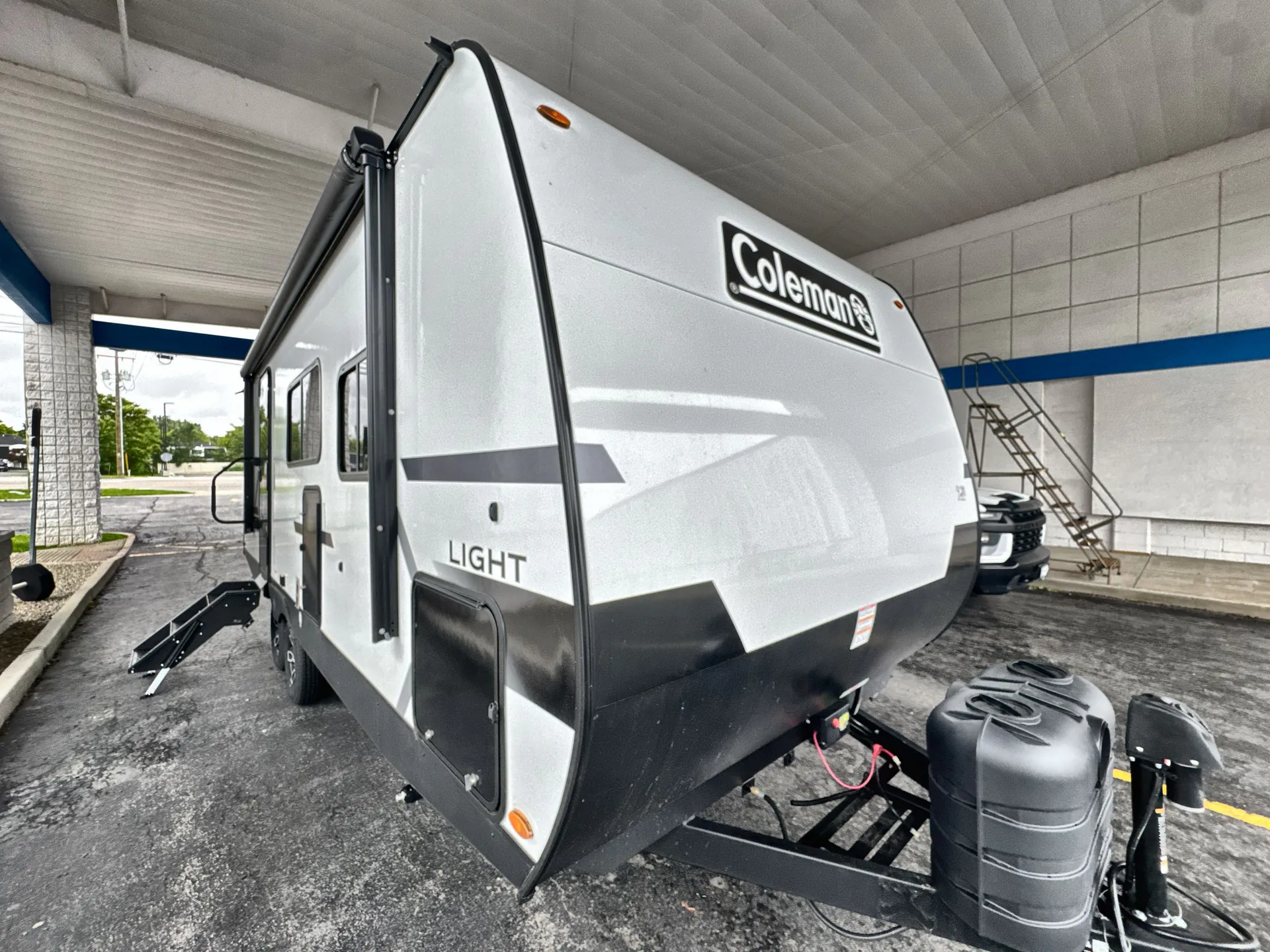 2027 Keystone Coleman Light 22BX - Photo 2