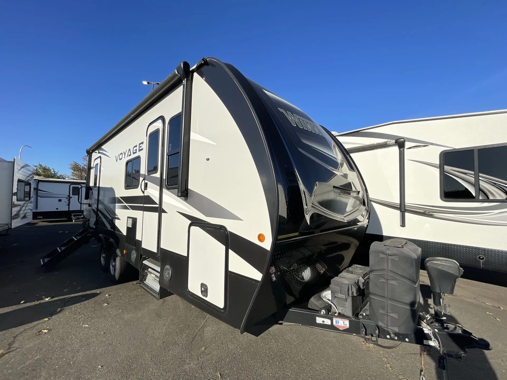 2021 Winnebago Voyage 2427RB - Photo 2