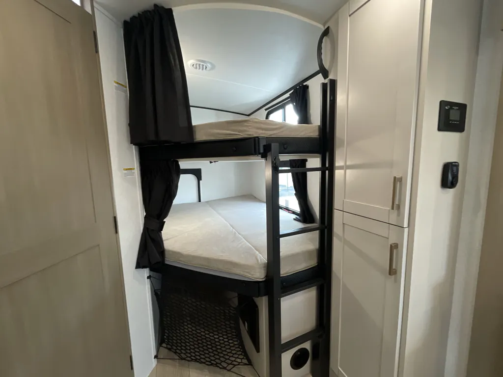 2027 Jayco Jay Feather 29BHB, Photos photo 17