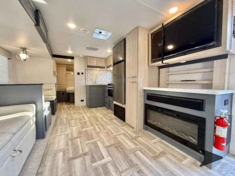 2024 Prime Time Tracer 28BHS - Photo 4