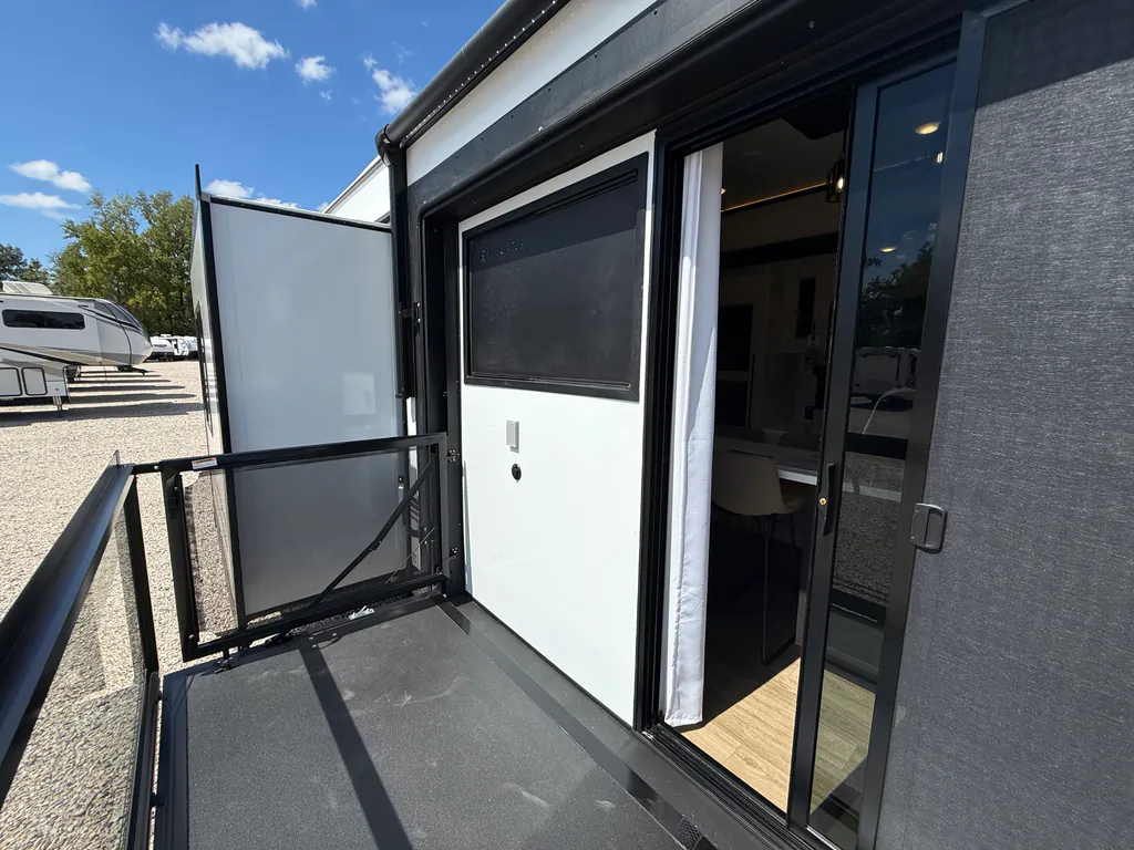 2027 Forest River Sabre 38RVHUNTER, Exterior photo 12