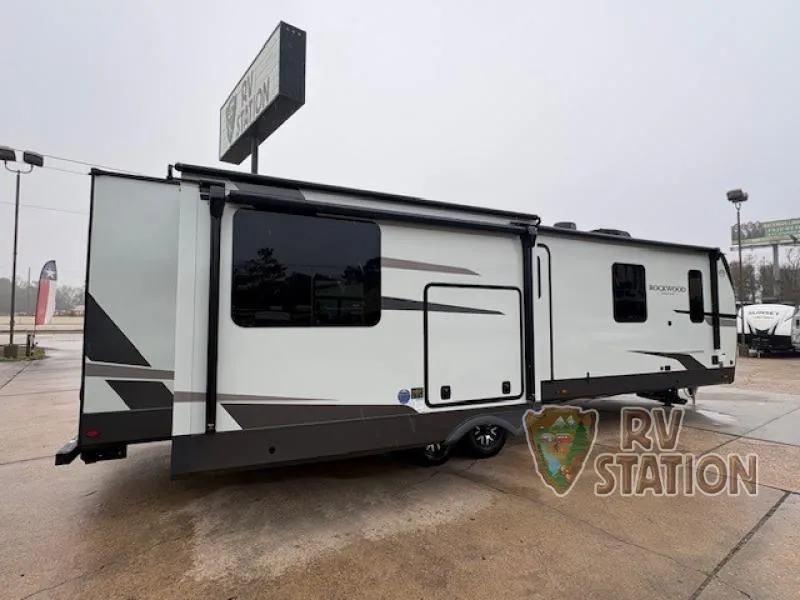 2026 Forest River Rockwood Signature 8332SB - Photo 4