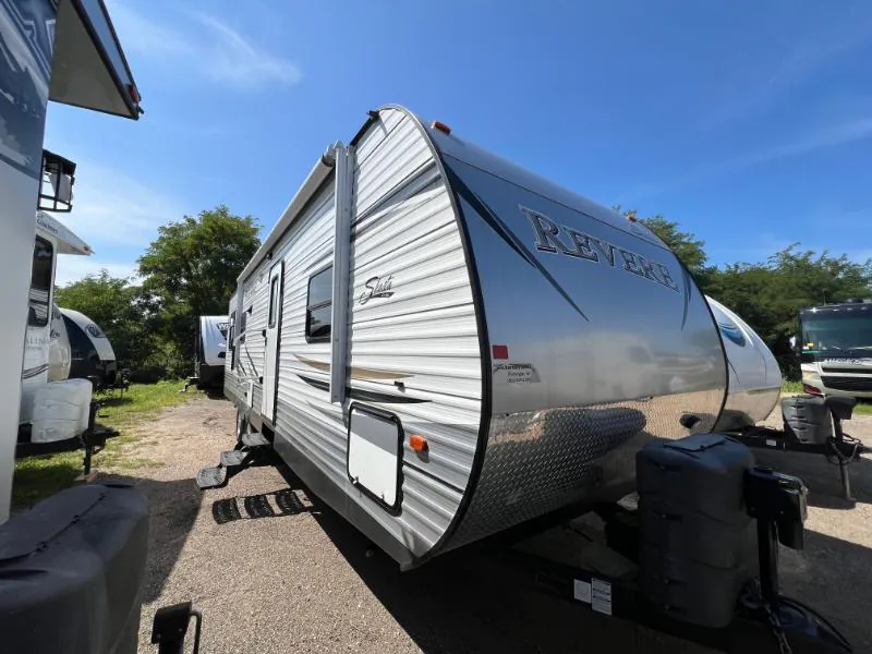 2015 Shasta Revere 31RE - Photo 2