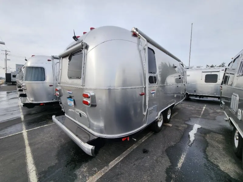 2018 Airstream International Serenity 23CB - Photo 3
