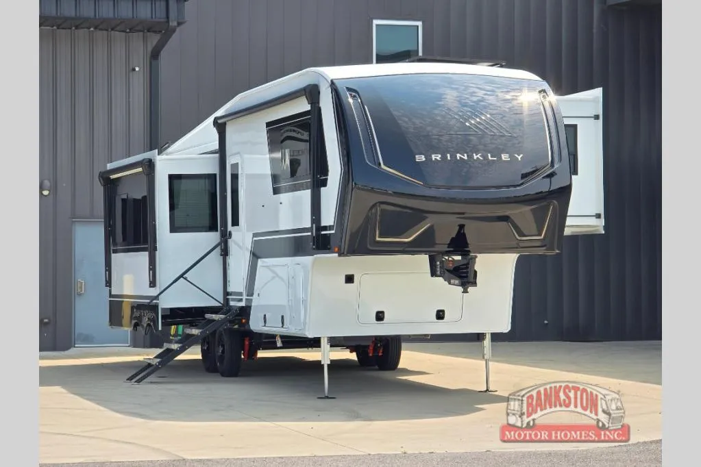 2027 Brinkley Model Z 3100 - Photo 2