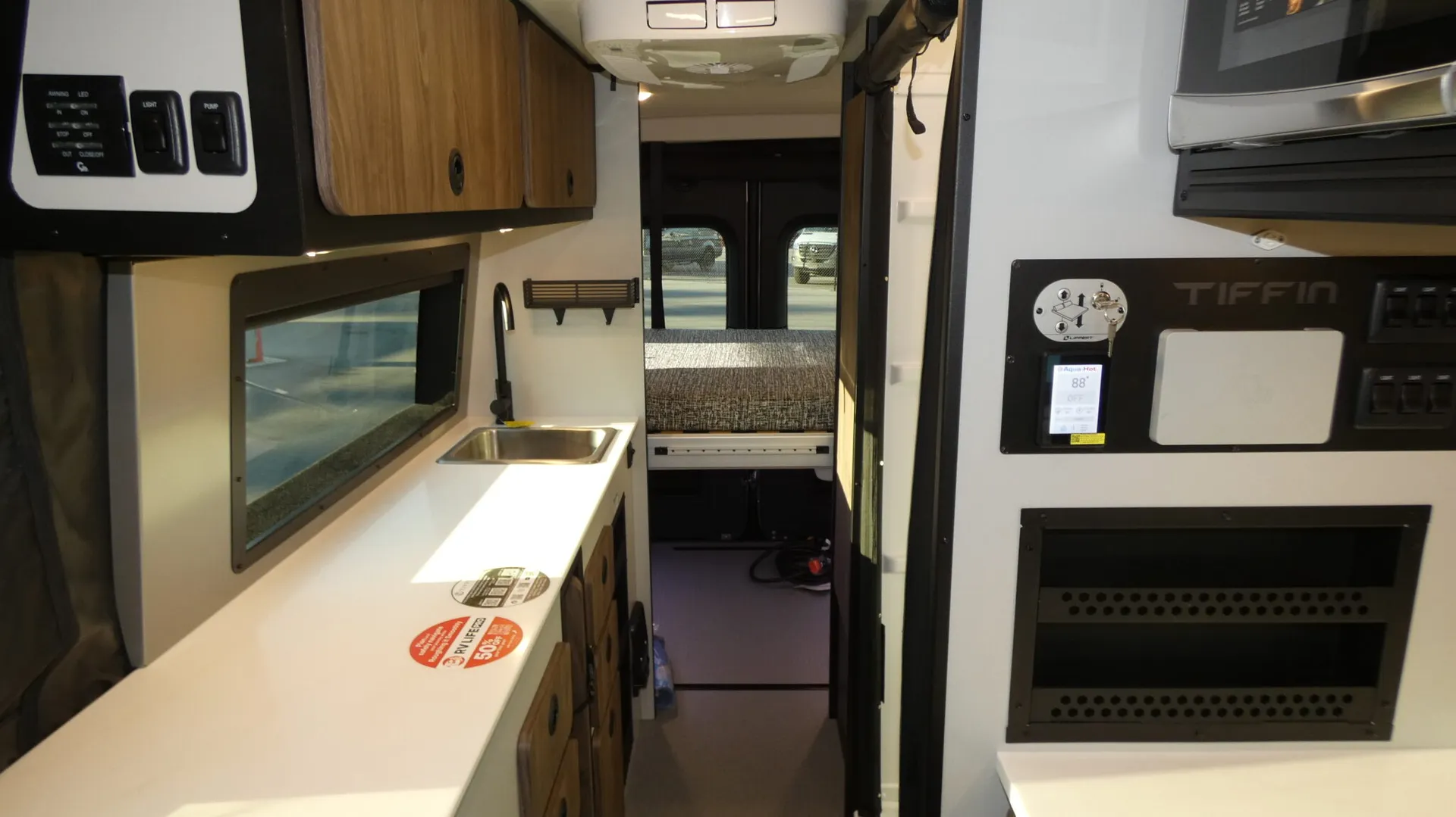 2026 Tiffin GH2 22BV - Photo 3
