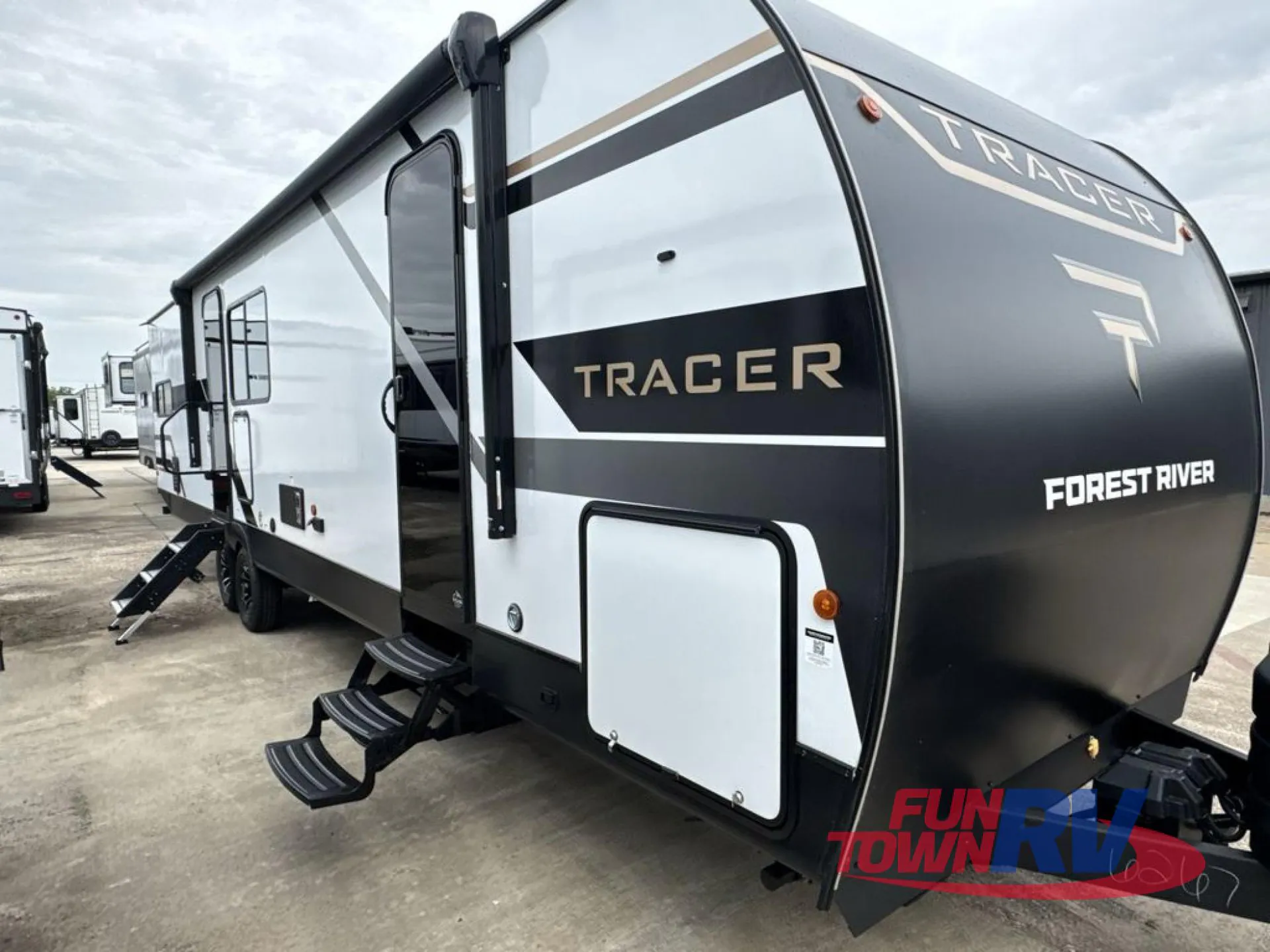 2026 Prime Time Tracer 295DB - Photo 2