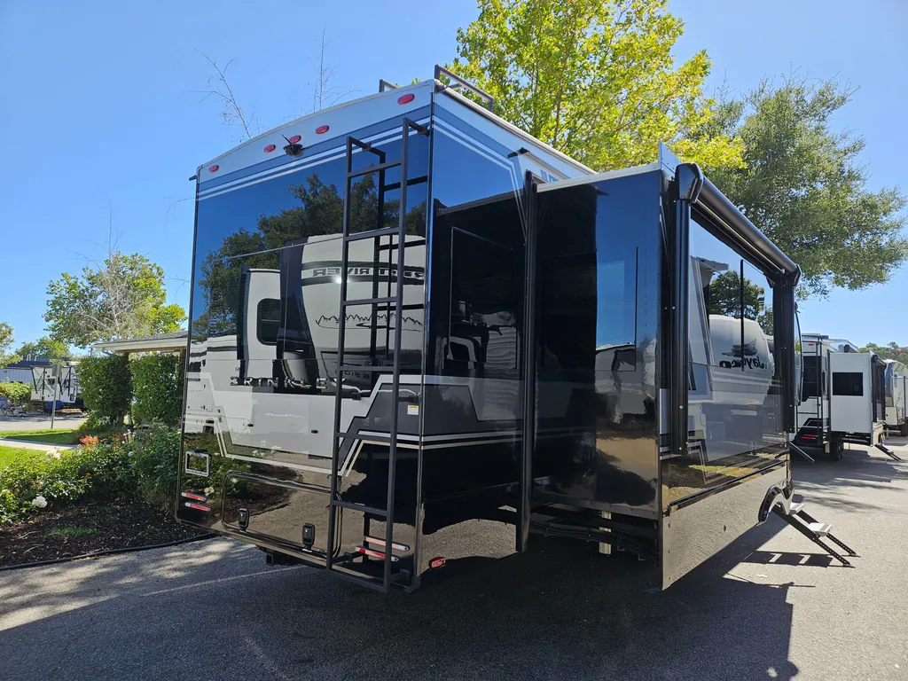 2026 Brinkley Model Z 3600, Photos photo 2
