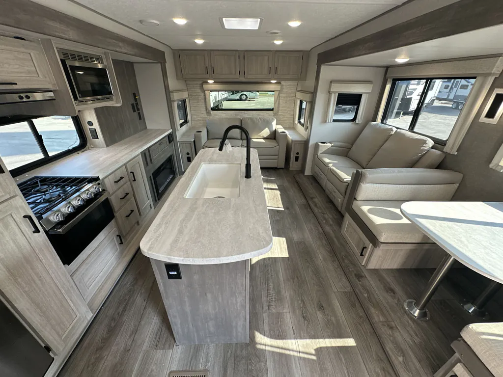 2024 Coachmen Catalina Legacy Edition 283FEDS, Photos photo 9