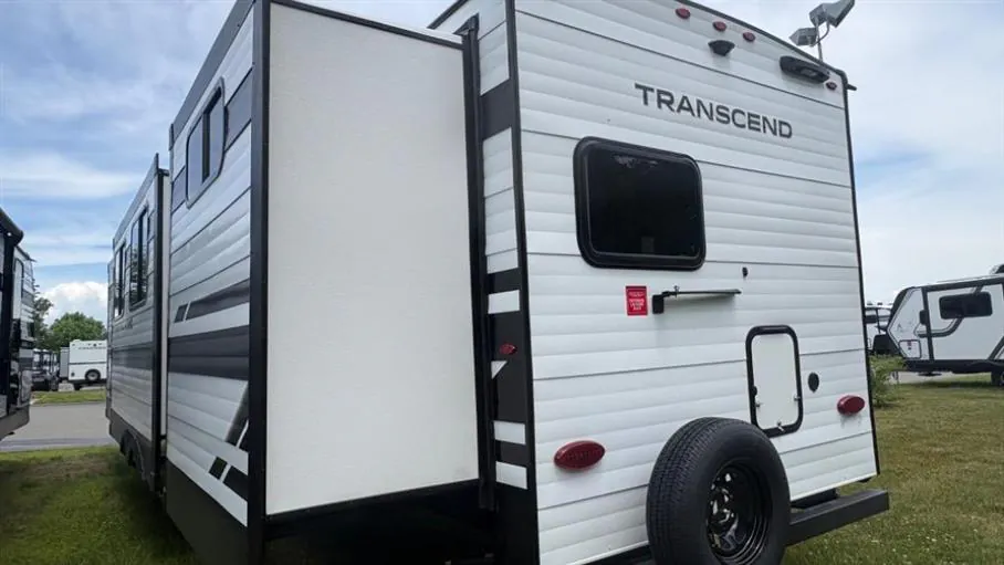 2027 Grand Design Transcend 335BHT - Photo 4