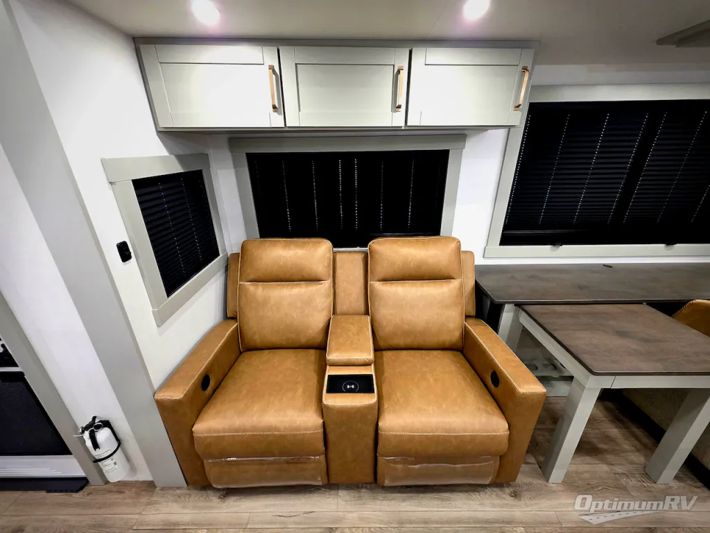 2025 Brinkley Model Z 3300, Photos photo 6