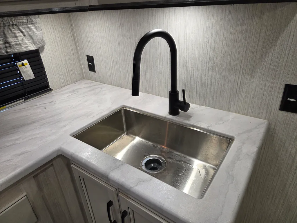 2022 Forest River Sandpiper 3330BH, Photos photo 18