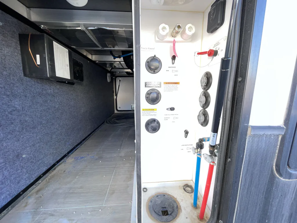 2026 Keystone Raptor 433, Photos photo 24