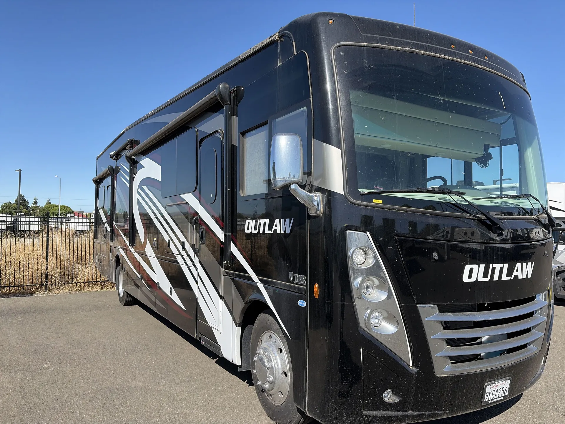 2023 Thor Motor Coach Outlaw 38MB - Photo 2