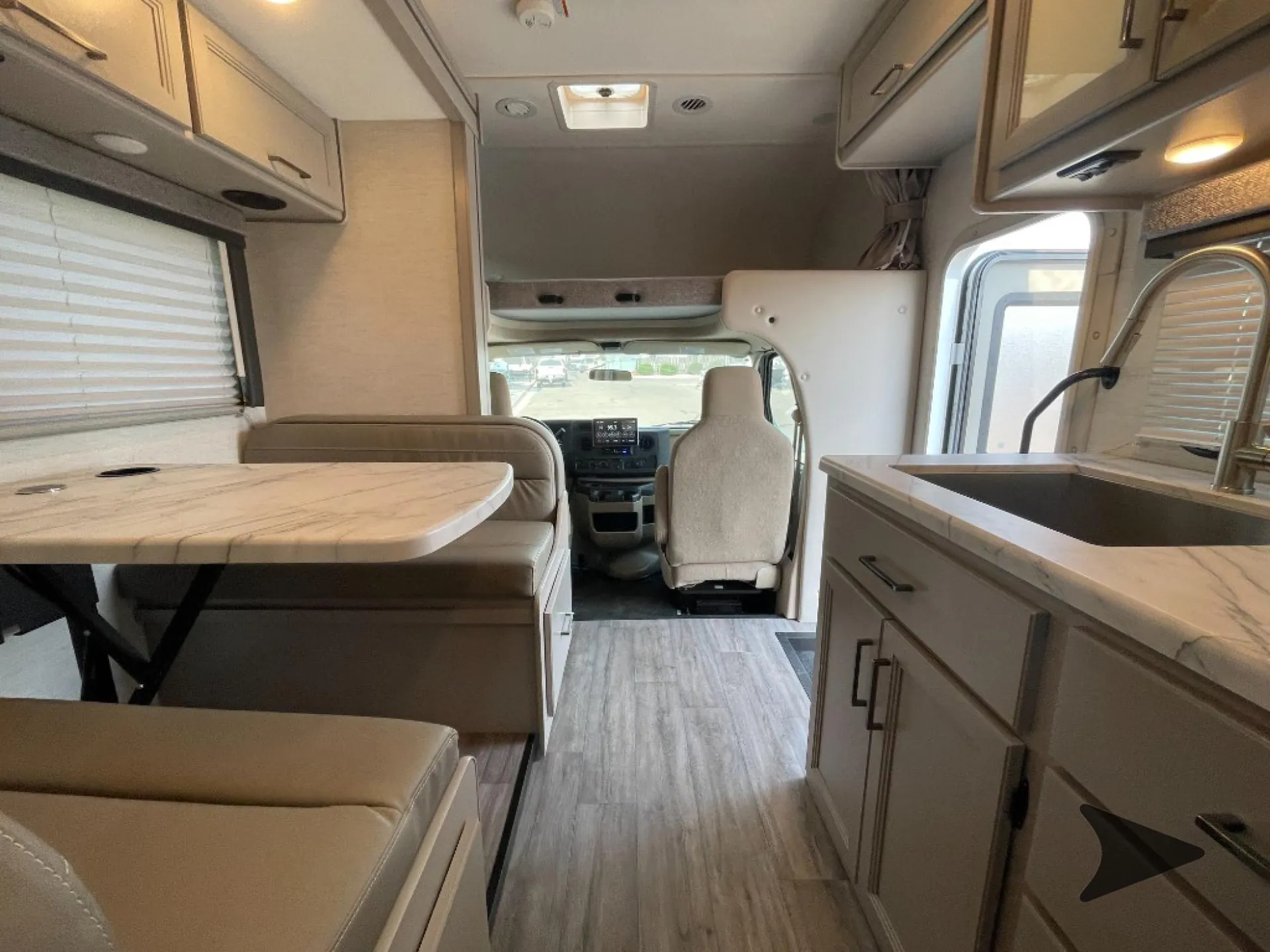 2025 Thor Motor Coach Coleman 27CL - Photo 4