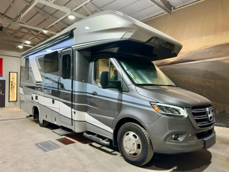 2025 Entegra Coach Qwest 24L - Photo 2