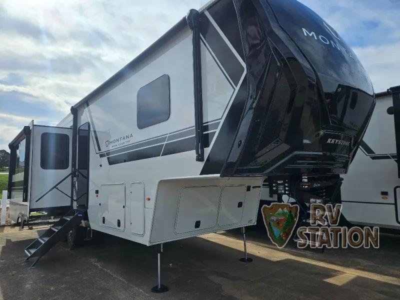 2026 Keystone Montana High Country 290RL - Photo 2