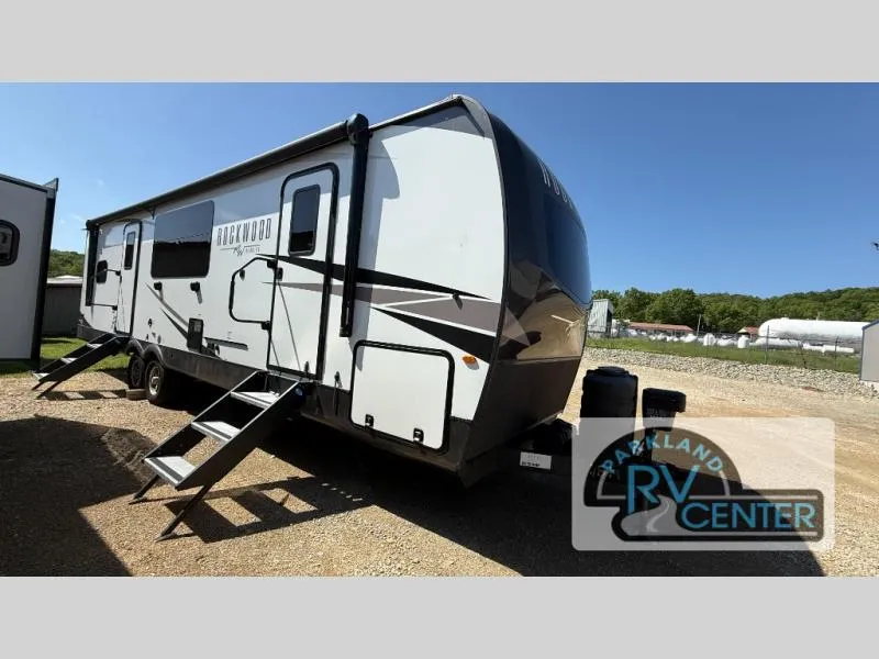 2025 Forest River Rockwood Ultra Lite 2918BH - Photo 2