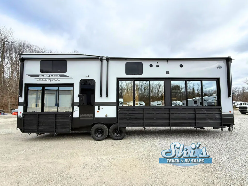 2026 Forest River Cherokee Timberwolf 27MDK, Photos photo 2