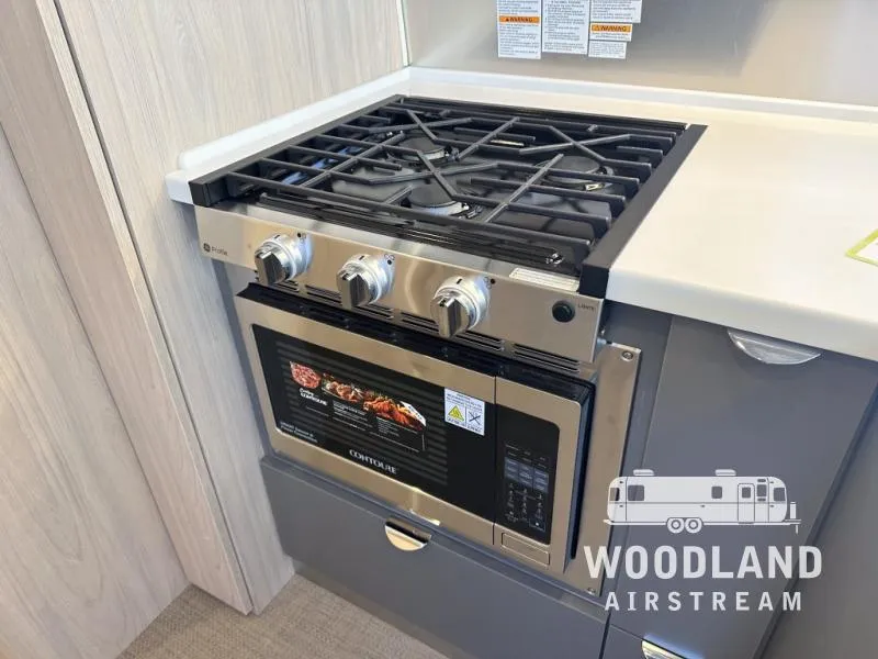 2026 Airstream Globetrotter 25FB - Photo 3
