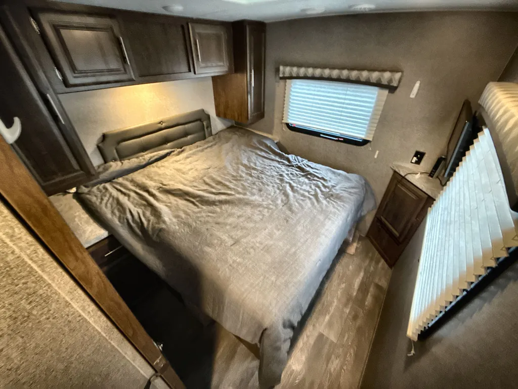2020 Forest River Flagstaff Micro Lite 25FKS, Photos photo 13