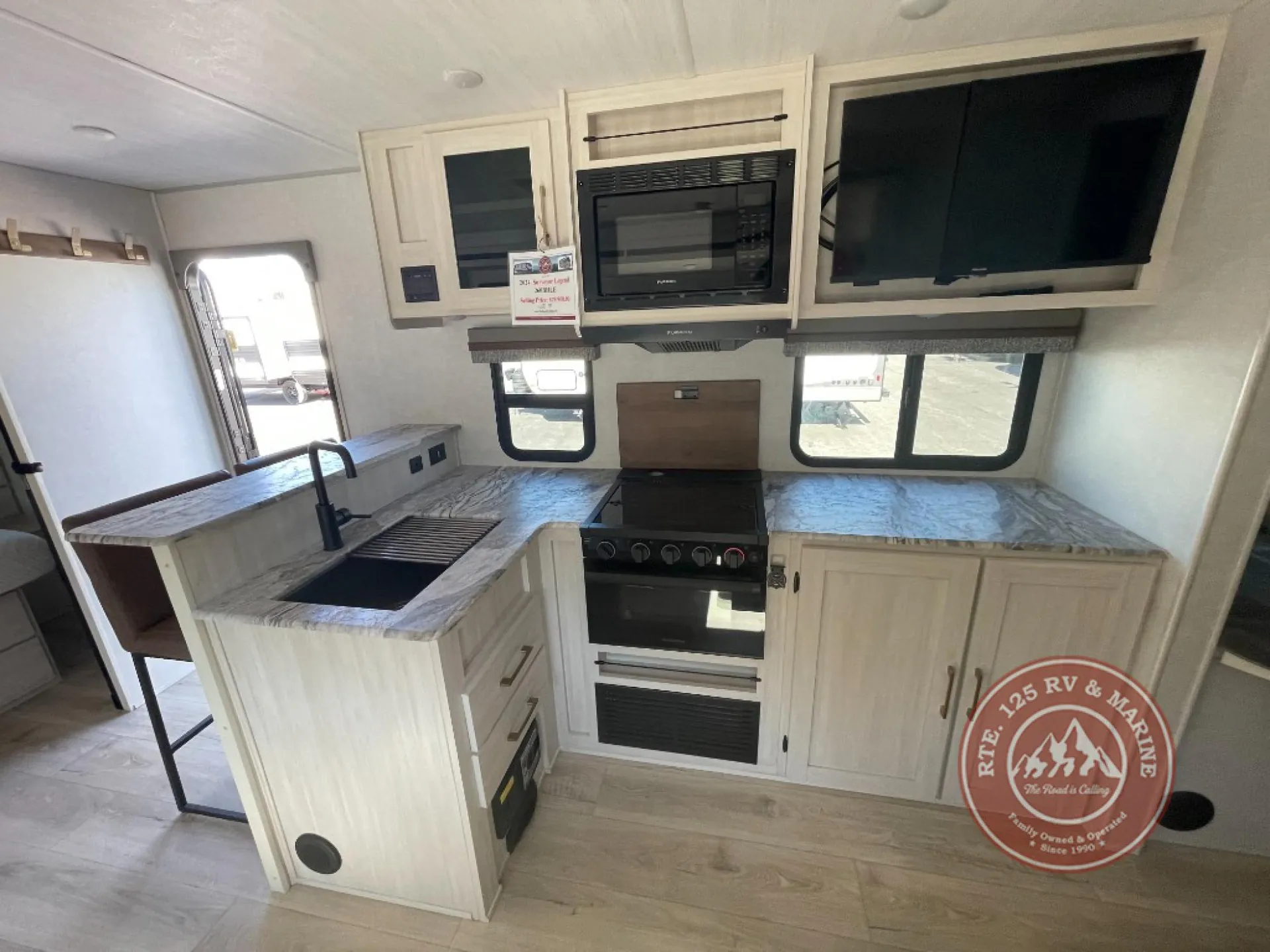 2025 Forest River Surveyor Legend 260BHLE — Photo 7