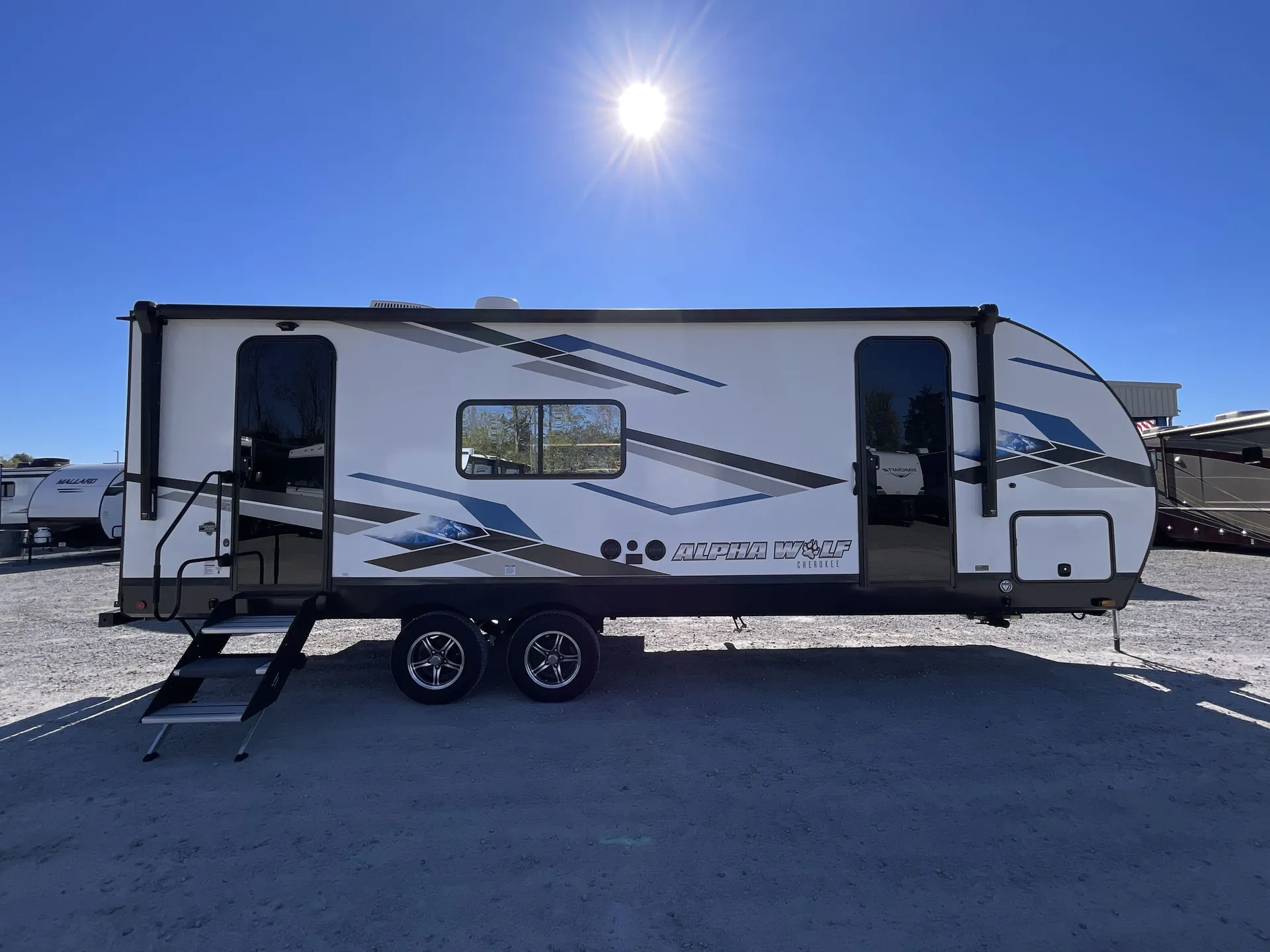 2024 Forest River Cherokee Alpha Wolf 23LDE-L — campside