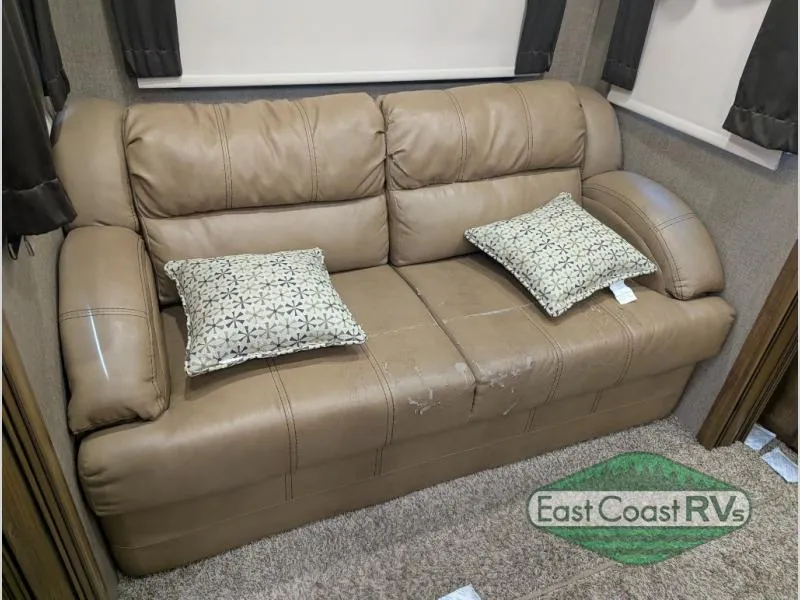 2017 Coachmen Brookstone 378 RE - Photo 4