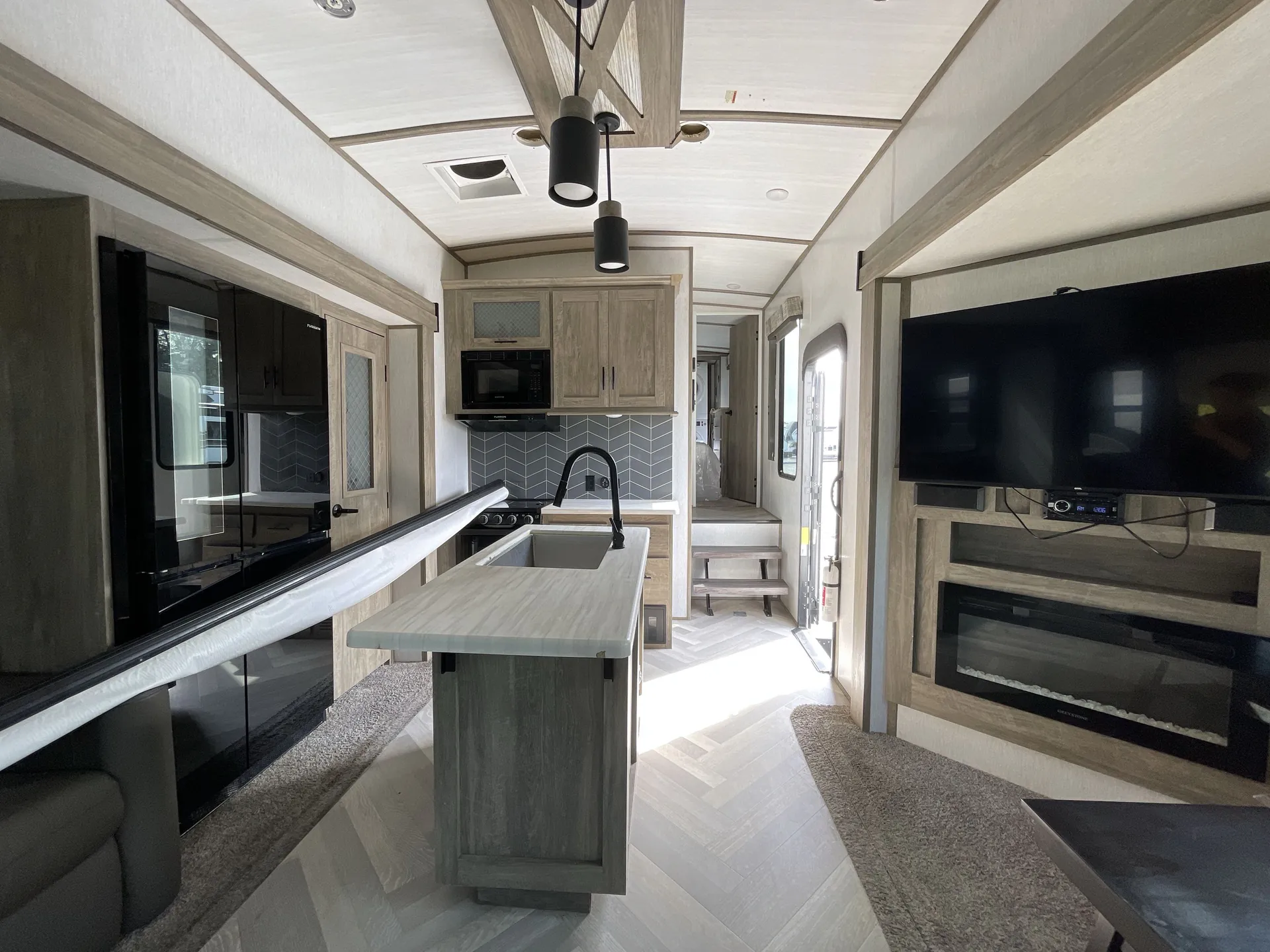 2022 Forest River Salem Hemisphere 286RL — bathroom