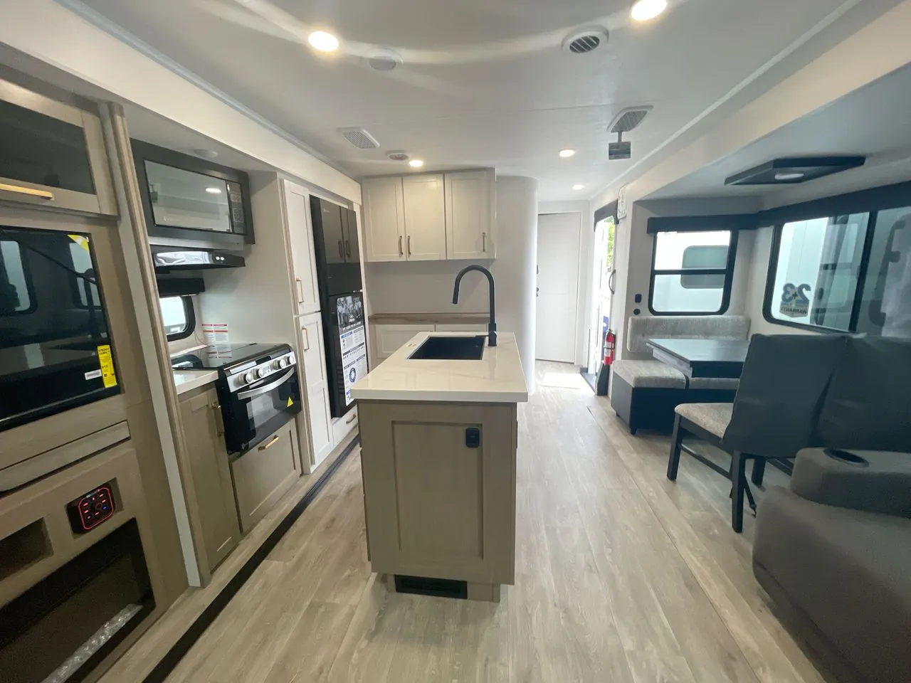 2027 Jayco Eagle 294CKBS - Photo 4