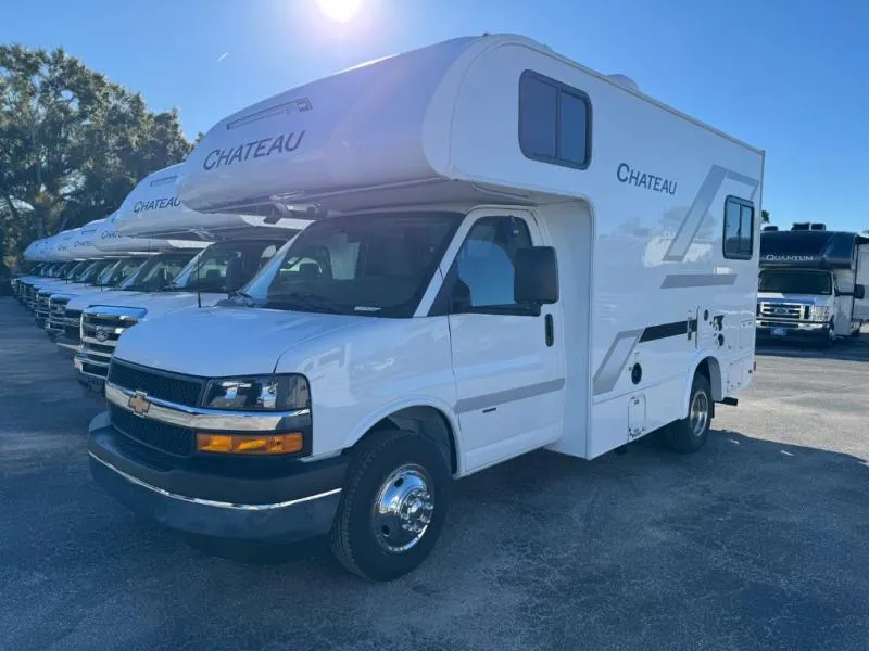 2026 Thor Motor Coach Chateau 19Z - Photo 3