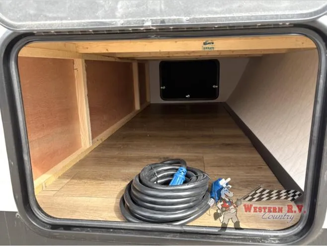 2025 Palomino Puma Camping Edition 283BHCE - Photo 4