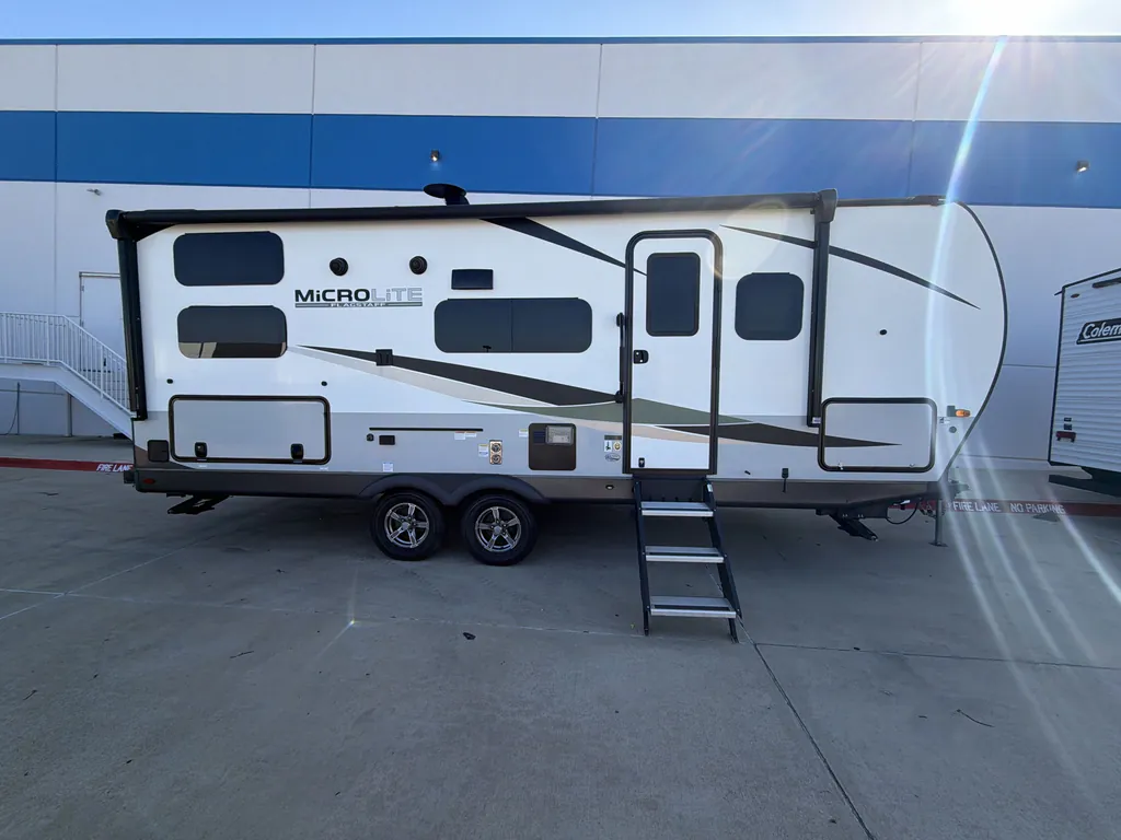 2023 Forest River Flagstaff Micro Lite 25BRDS, Photos photo 5