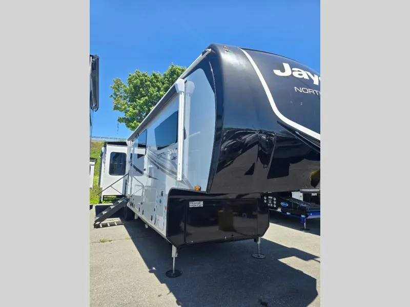 2026 Jayco North Point 377RLBH - Photo 2