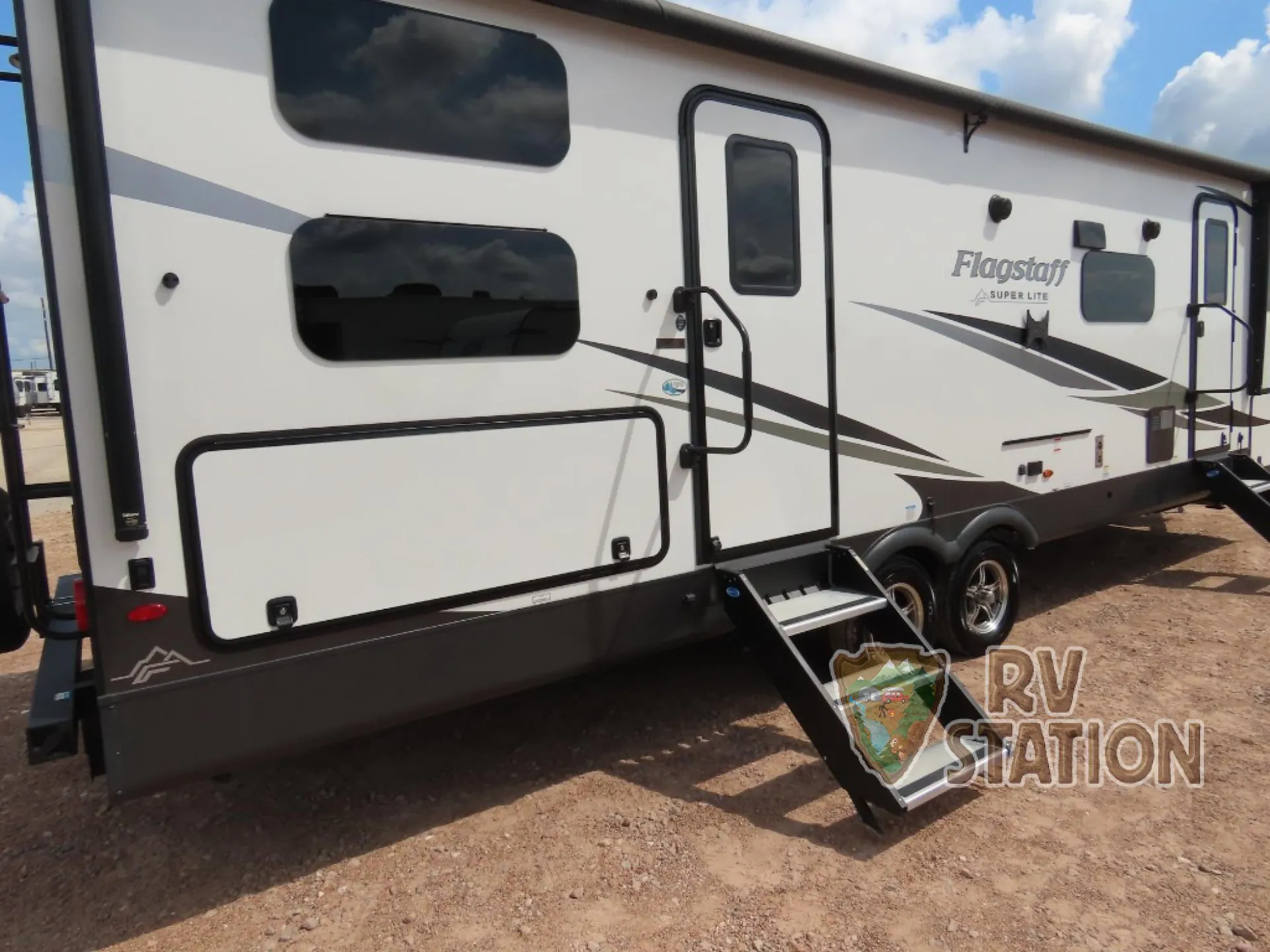 2024 Forest River Flagstaff Super Lite 27BHWS — Photo 6