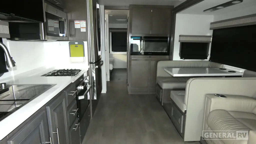 2025 Forest River Georgetown 7 Series GT7 31X7, Photos photo 2