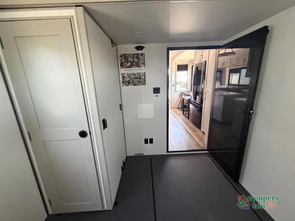 2026 Brinkley Model G 3950, Photos photo 26