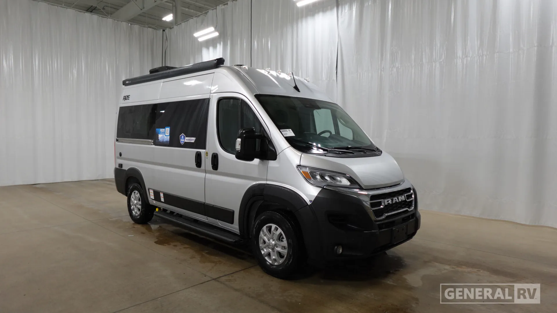 2027 Thor Motor Coach Rize 18Z