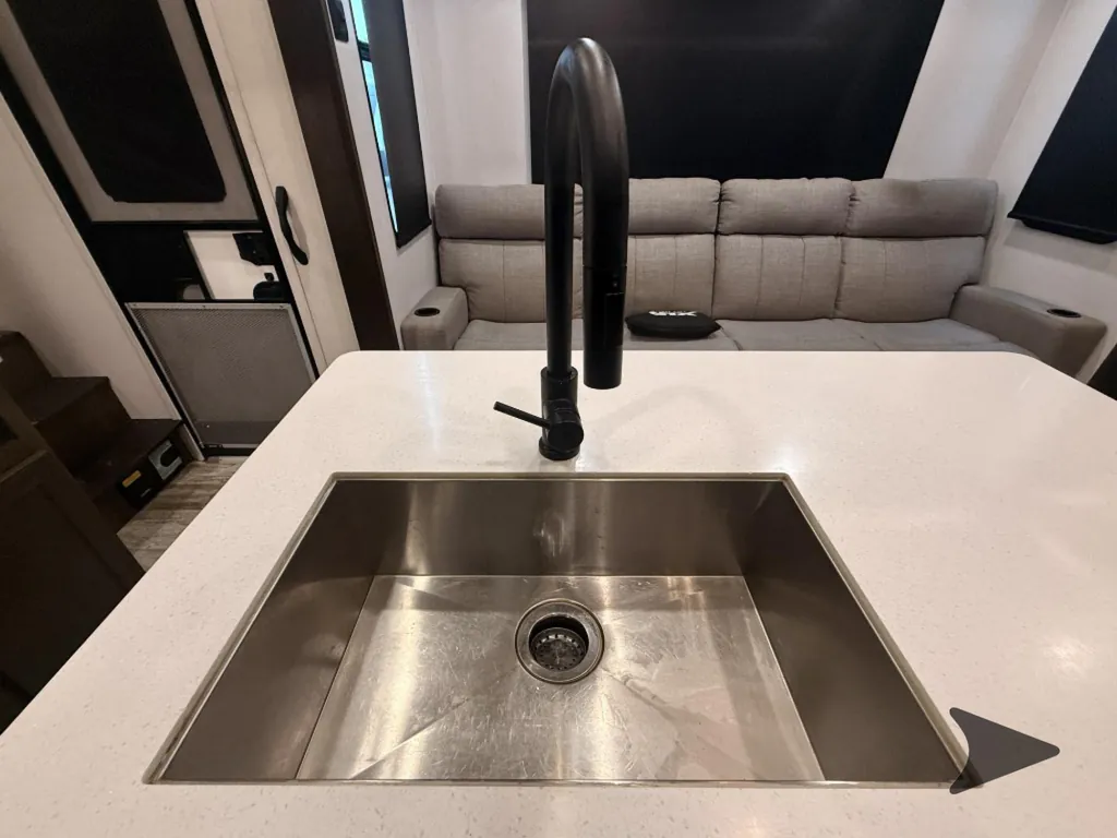 2022 Forest River XLR Nitro 35DK5, Photos photo 8