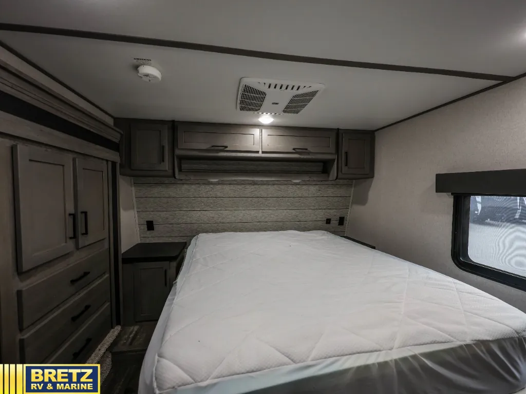 2021 Keystone Raptor 423, Photos photo 19
