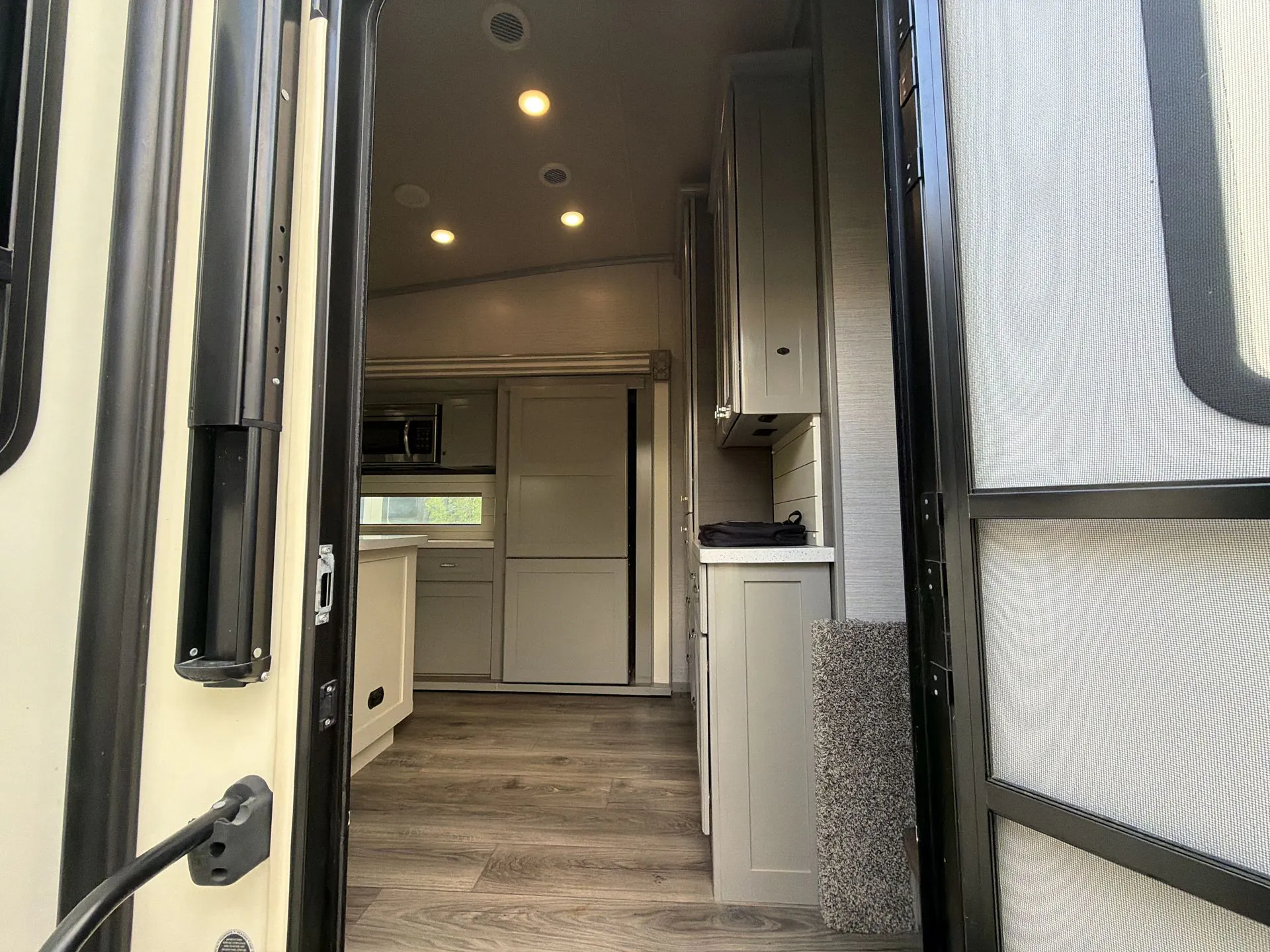 2021 VanLeigh RV Pinecrest 335RLP - Photo 2