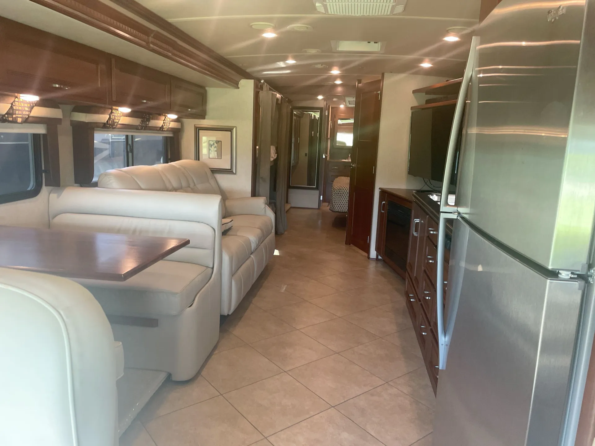 2015 Winnebago Forza 38R — living area main
