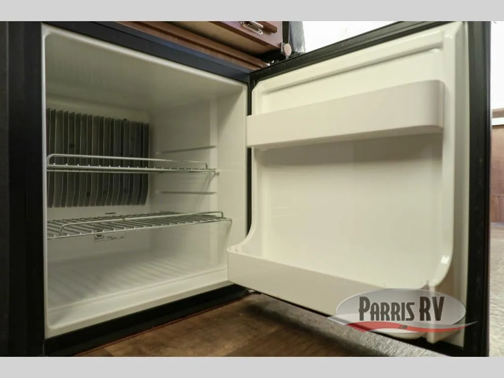 2019 Forest River Rockwood Premier 2516G - Photo 4