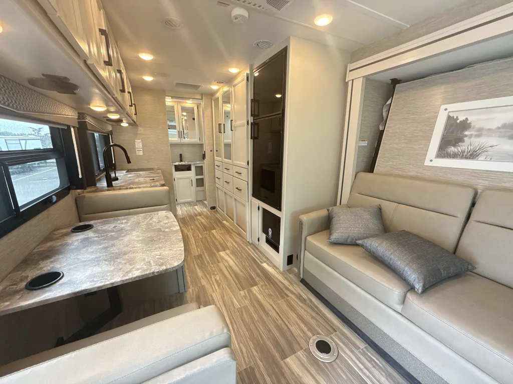 2023 Thor Motor Coach Vegas 24.3, Photos photo 2